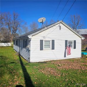 11307 Main St, Medina, NY, 14103