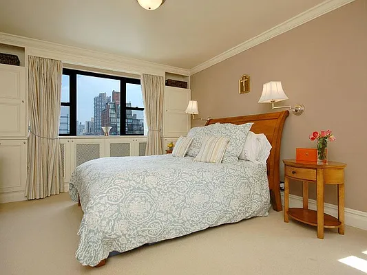 Sold by Sotheby's International Realty | media 8