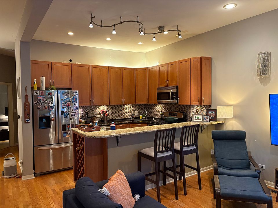 Common Area/Breakfast Bar