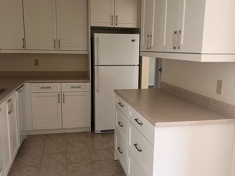 131 Edgehill Dr #O12 — Photo 2