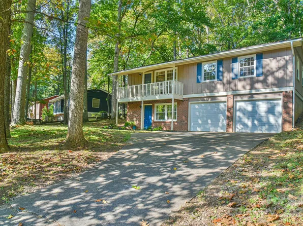 29 Lancelot Ln, Asheville, NC 28806