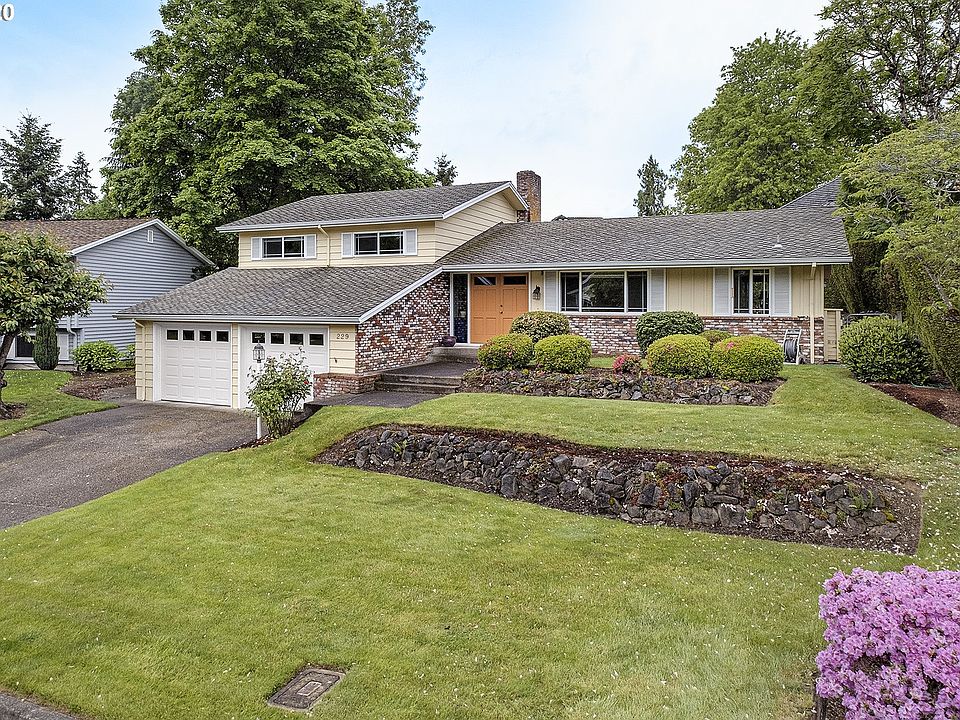1st image of 229 NE 17th Ave