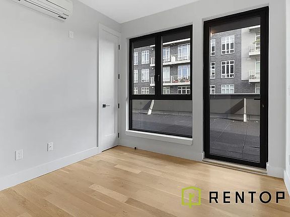 4th image of 494 Manhattan Ave #2P