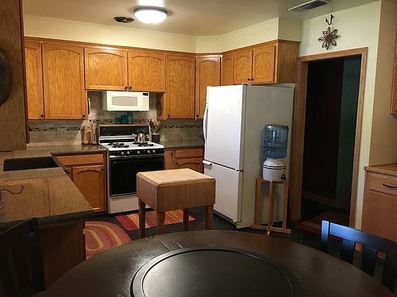 5th image of 720 Windsor Dr