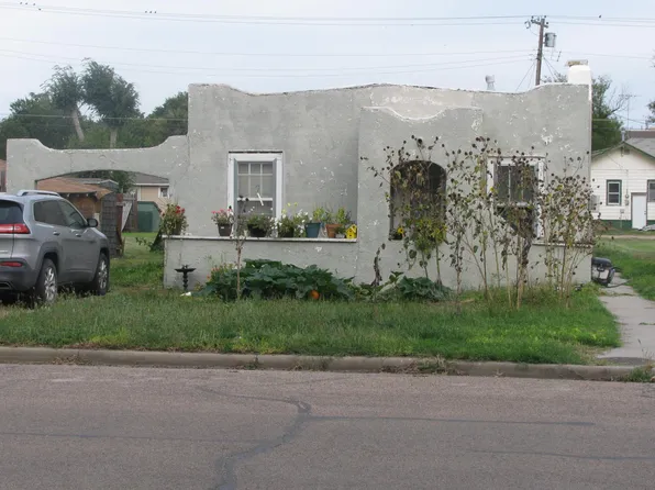 308 N 11th St, Garden City, KS 67846