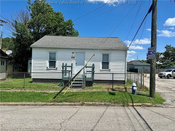709 Dunbar Ave, Dunbar, WV 25064