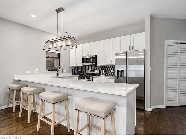 1751 W Division St #2E — Photo 12