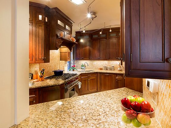 5th image of 160 W 95th St APT 3A