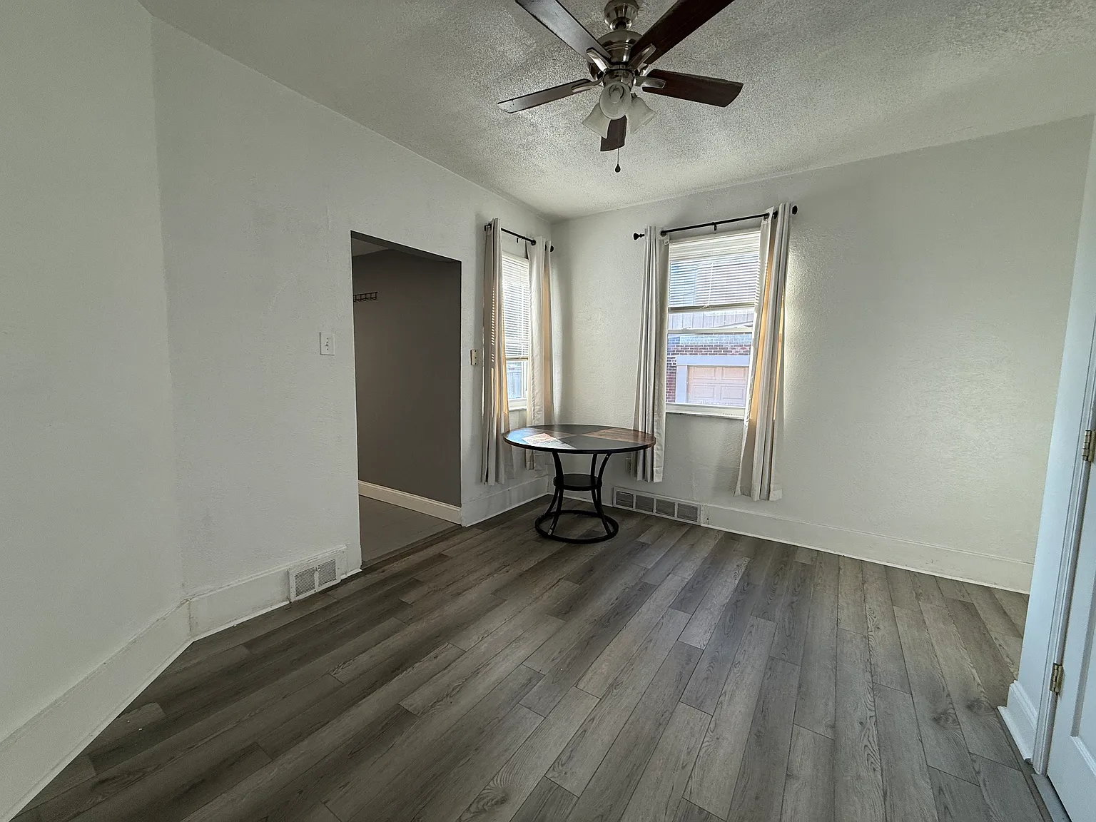 2 bed, 1.5 bath, 1000 sqft, $1,300 — Photo 3
