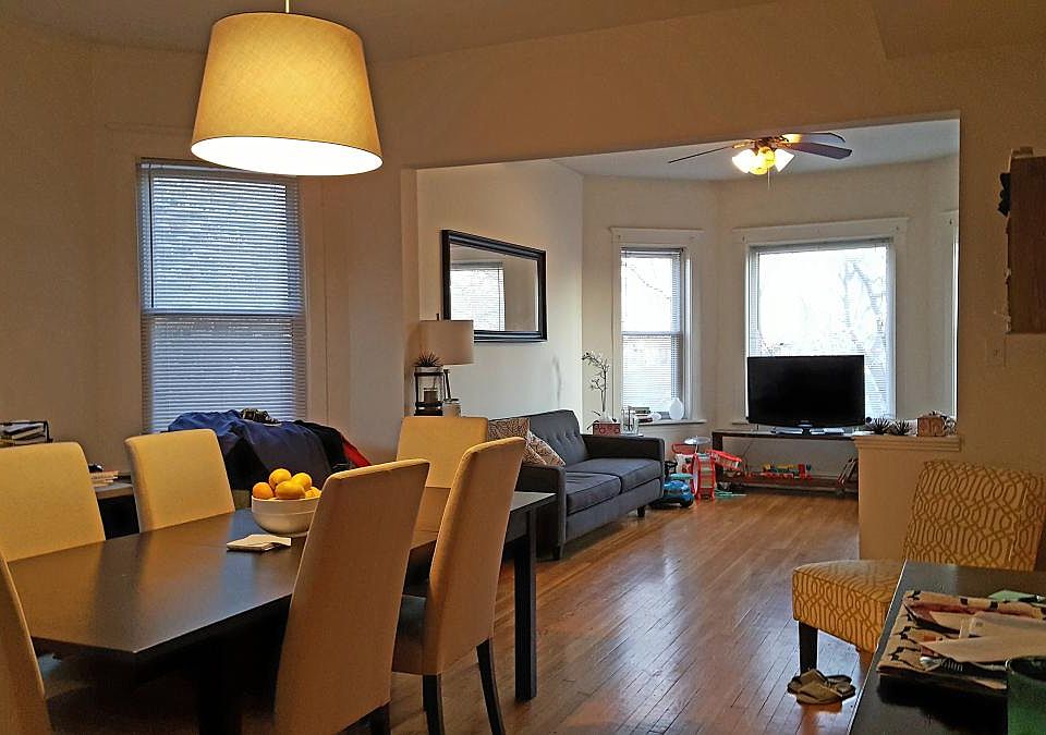 1st image of 3922 W Wrightwood Ave #2