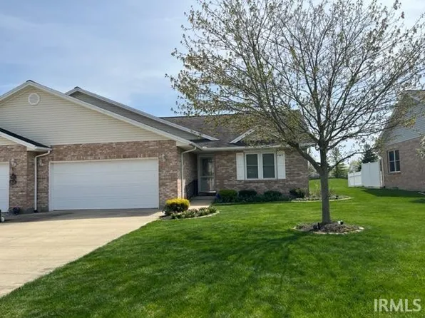 107 E Charter Dr, Muncie, IN 47303