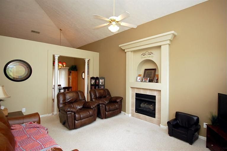2nd image of 412 Ella Rae Ln