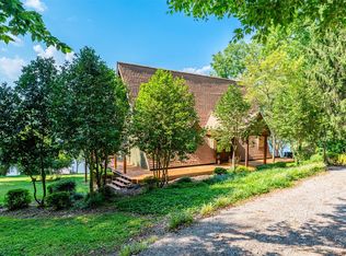 240 Winding Shore Rd, Troutman, NC 28166