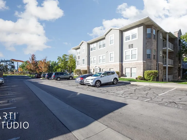 331 N Belmont Pl #233 — Photo 15