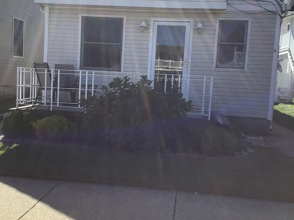 12 S Monroe Ave