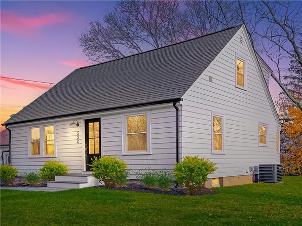 520 Phenix Ave, Cranston, RI 02921