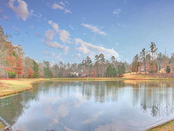 2nd image of 140 Oconee Woods Trl