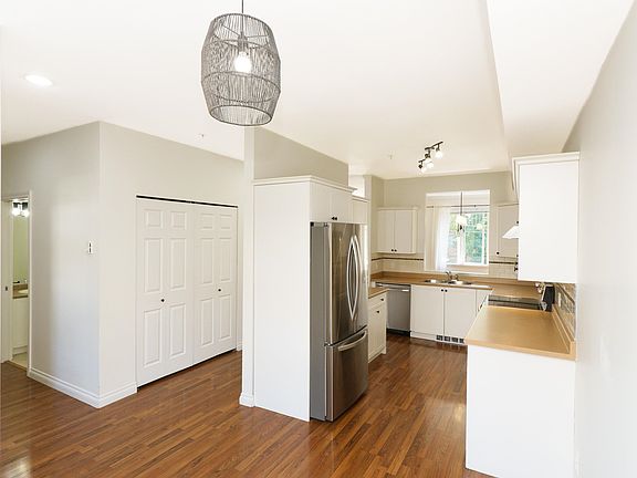 4th image of 1567 Grant Ave #206