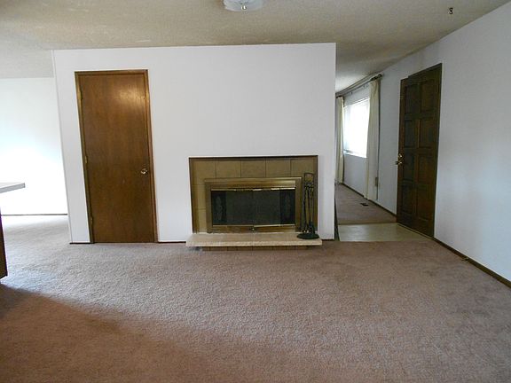 5th image of 311 White Pine Dr