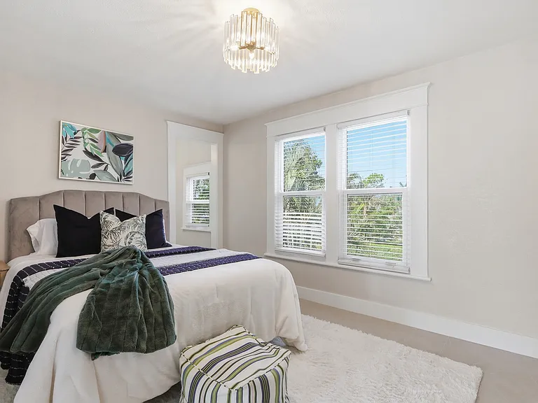 1611 Hyde Park St — Photo 34