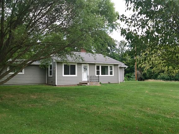 VIEW OF FRONT OF THE HOME