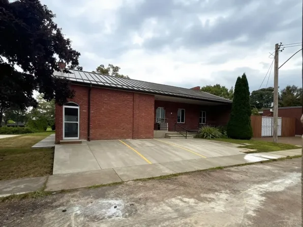 93 Main St W, Chatham Kent, ON N0P 2C0