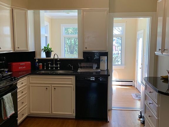 3rd image of 4100 Bromley Ln