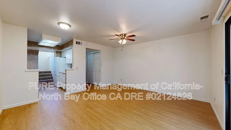2 bed, 1.5 bath, 966 sqft, $2,400 — Photo 3
