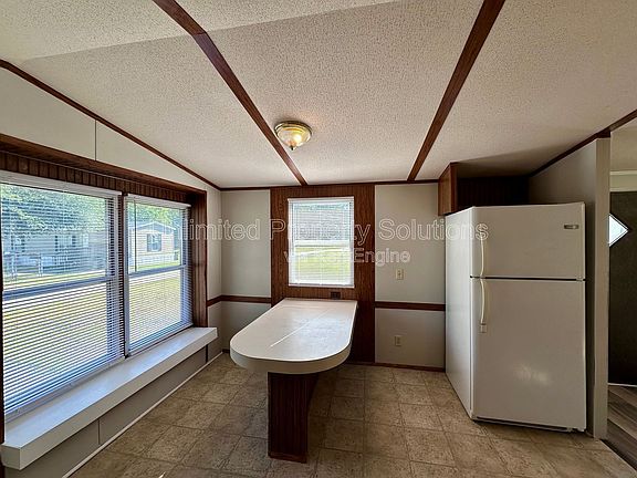 3rd image of 9499 Wendi Dr NE #H
