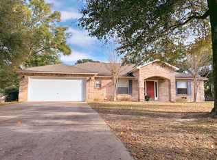 14 Pleasant Dr N, Defuniak Springs, FL 32435