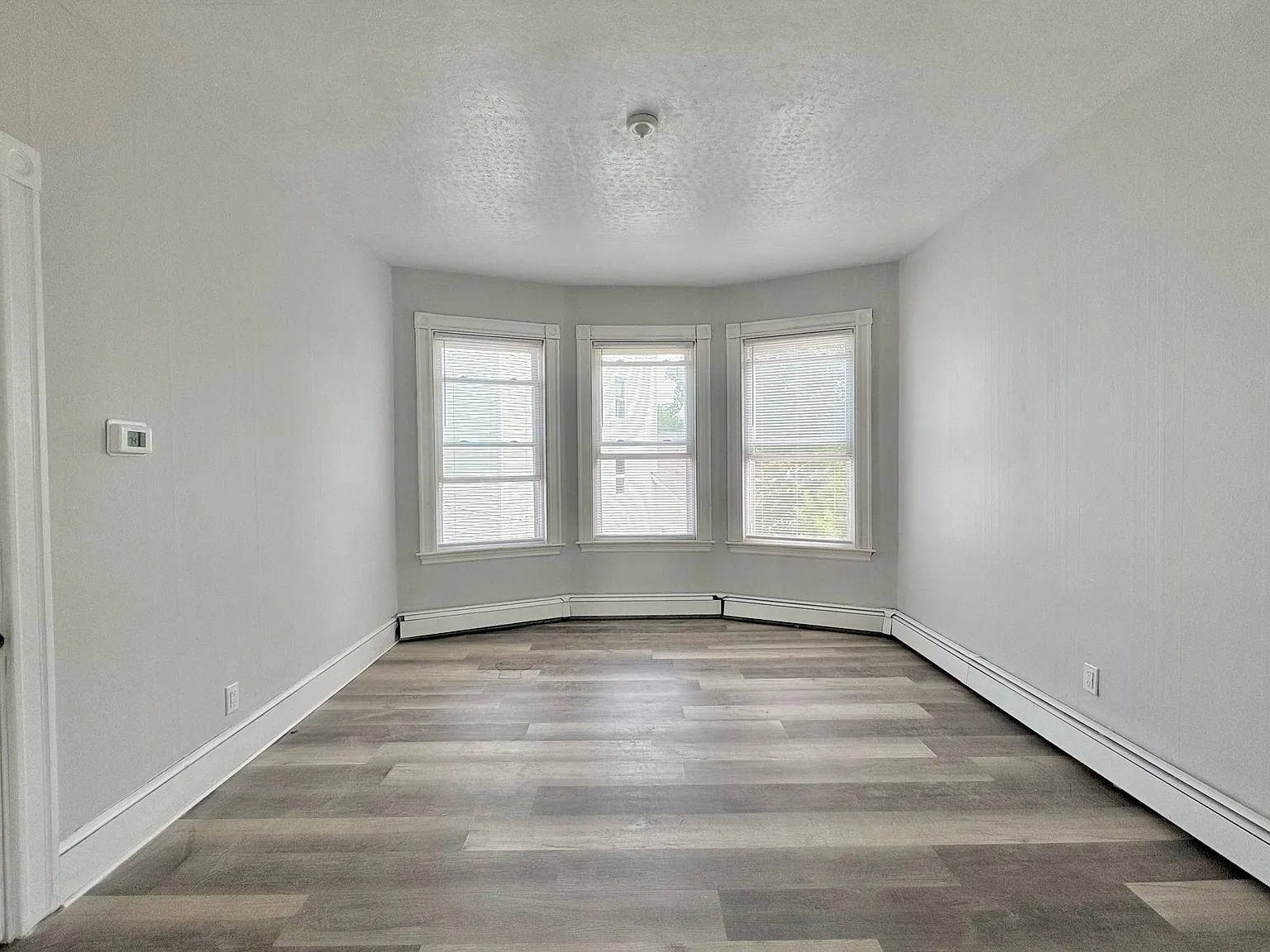 4 bed, $1,800 — Photo 4