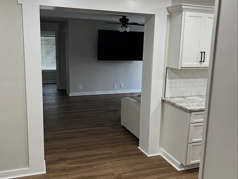 909 Charles Scott Dr — Photo 10