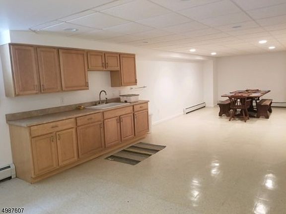 5th image of 923 Upper Dr