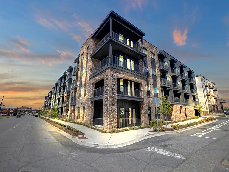 Artisan Flats — Photo 48