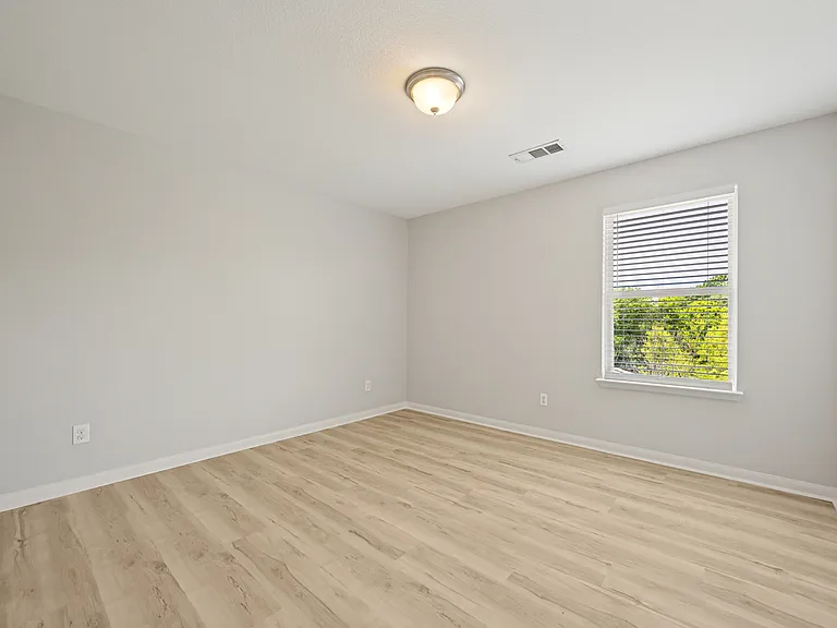 1608 Persimmon Dr — Photo 24