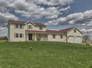 121 Ridge Dr, Dillsburg, PA 17019