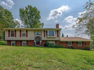 1271 Rainbow Forest Dr, Troutville, VA 24175