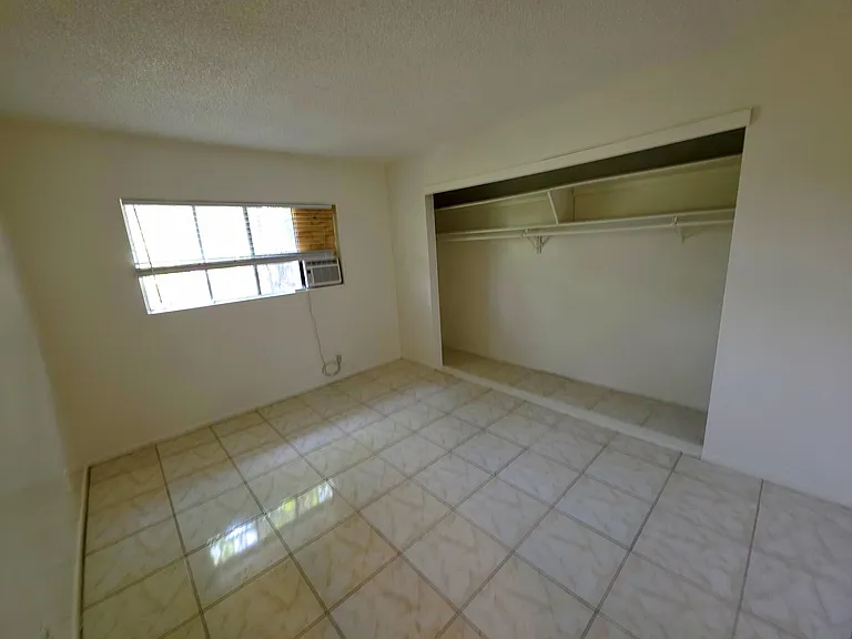 227 E 25th St #6 — Photo 8