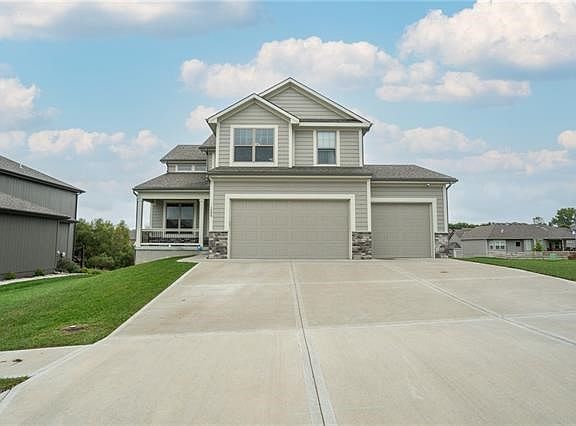 2nd image of 1299 NW Lindenwood Dr