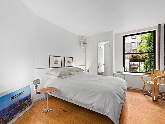 4th image of 328 W 17th St APT 4W