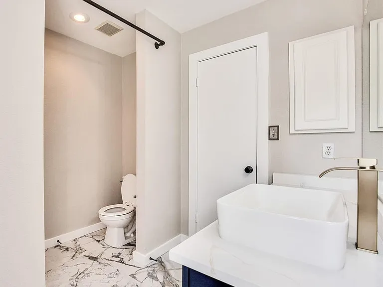 1201 Del Roy Dr — Photo 14