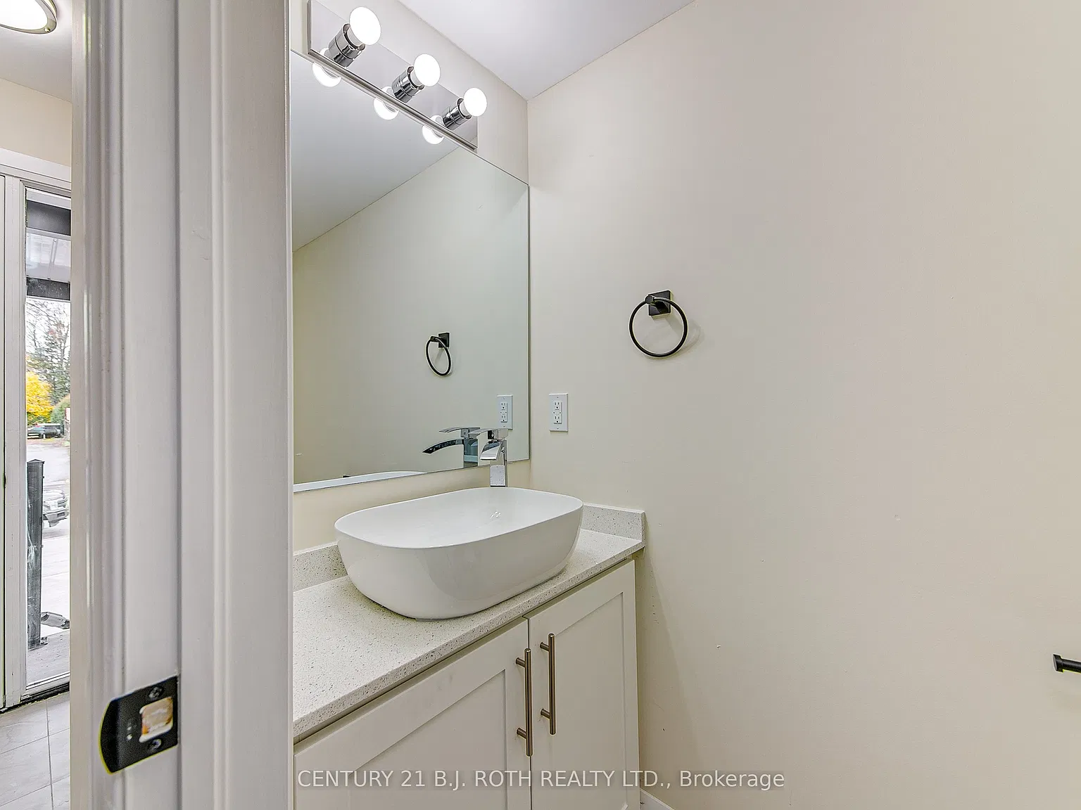 3 bed, $2,625 — Photo 4