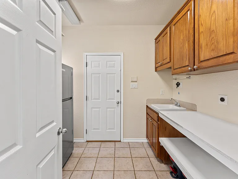 1060L Great Oaks — Photo 39