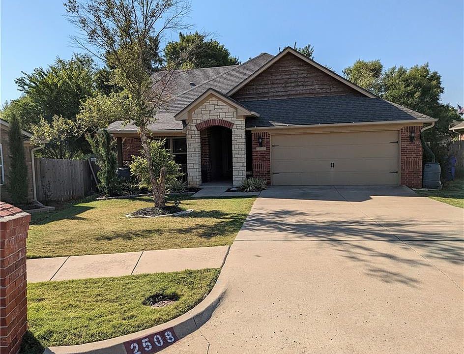 1st image of 2508 Black Oaks Cir