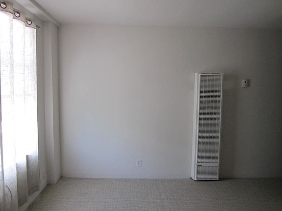 4th image of 3143 Fillmore St APT 206