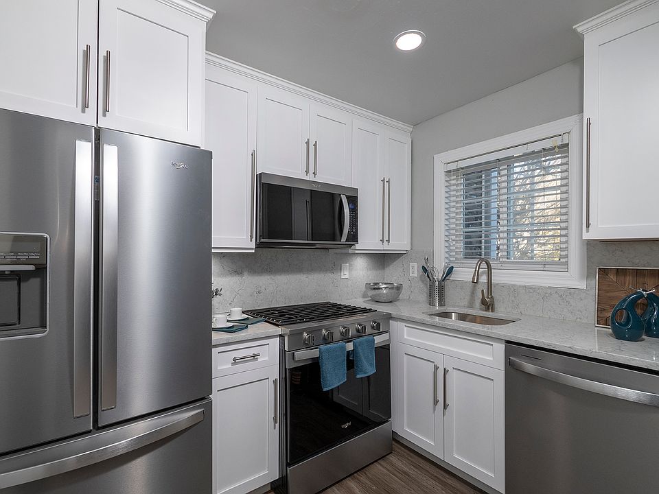 1st image of 111 College Rd #01ff7fe20