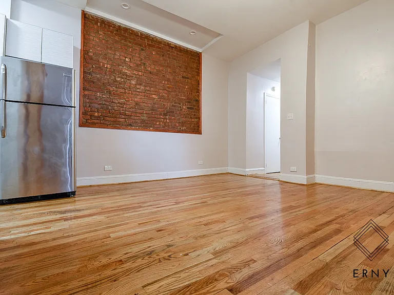 579 Myrtle Ave #1F — Photo 2