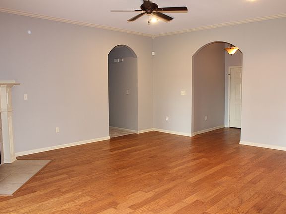 3rd image of 6004 Reveille Ct