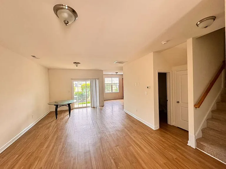 169 Sunnyview Ln — Photo 3