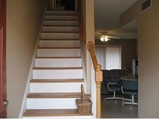 1st image of 922 S Colonial Ct